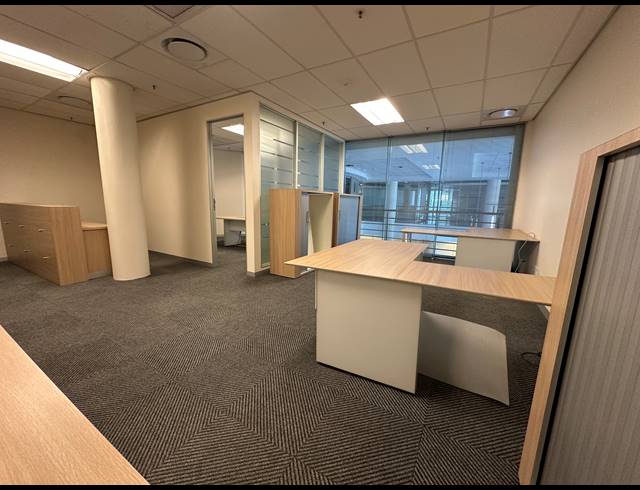 66M² OFFICE TO LET IN SANDTON CENTRAL